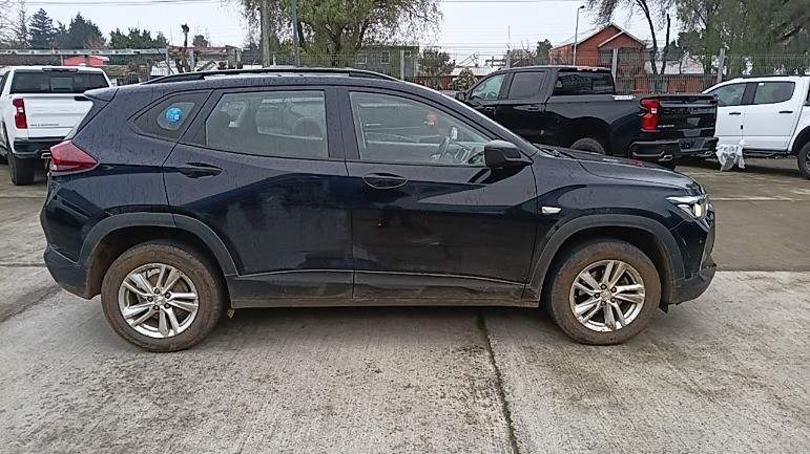 Chevrolet Tracker 1.2t Ls Fwd Mt 5p 2022 - Imagen 3 de 5