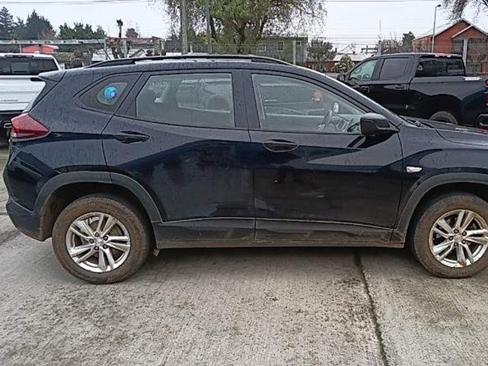 Chevrolet Tracker 1.2t Ls Fwd Mt 5p 2022 - Foto 3 de 5