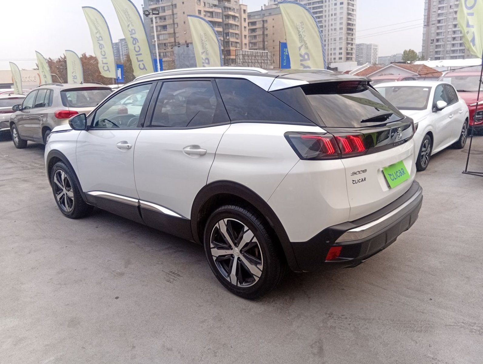 Peugeot 3008 1.5 Allure Pack Bluehdi 130 4x2 Eat8 5p 2024 - Foto 5 de 8