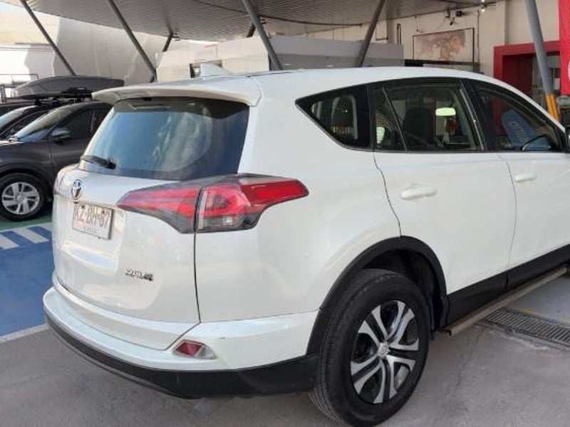 Toyota Rav 4 2.0 Adventure 4x2 Lujo Cvt At 5p 2019 - Imagen 4 de 5