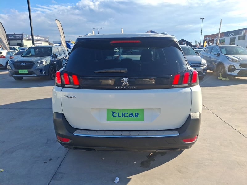Peugeot 5008 1.5 Allure Pack Bluehdi 130 4x2 Eat8 5p 2023 - Imagen 6 de 8