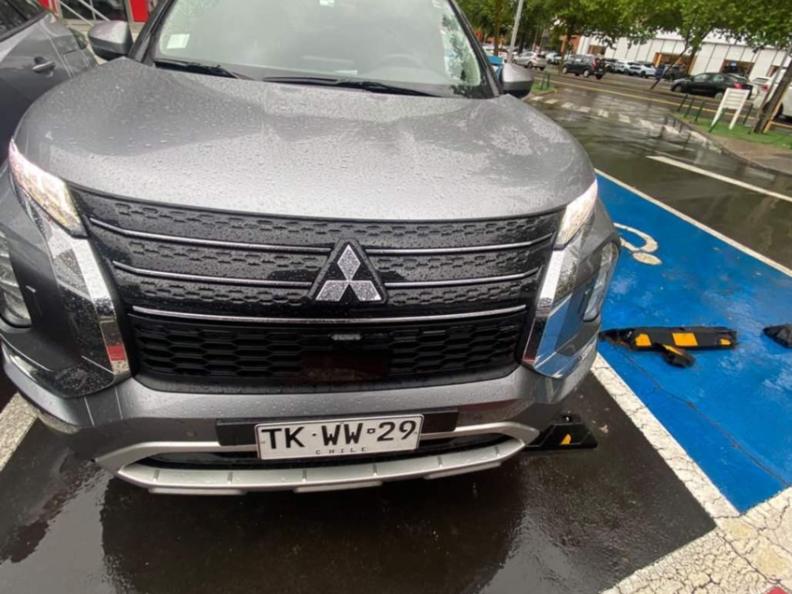 Mitsubishi Outlander 2.5 Glx N 4x2 At 5p 2024 - Foto 2 de 5
