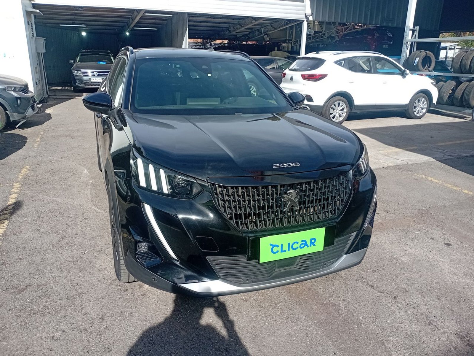 Peugeot 2008 1.5 Gt Line Bluehdi Diesel 130 4x2 Eat8 5p 2023 - Foto 2 de 8
