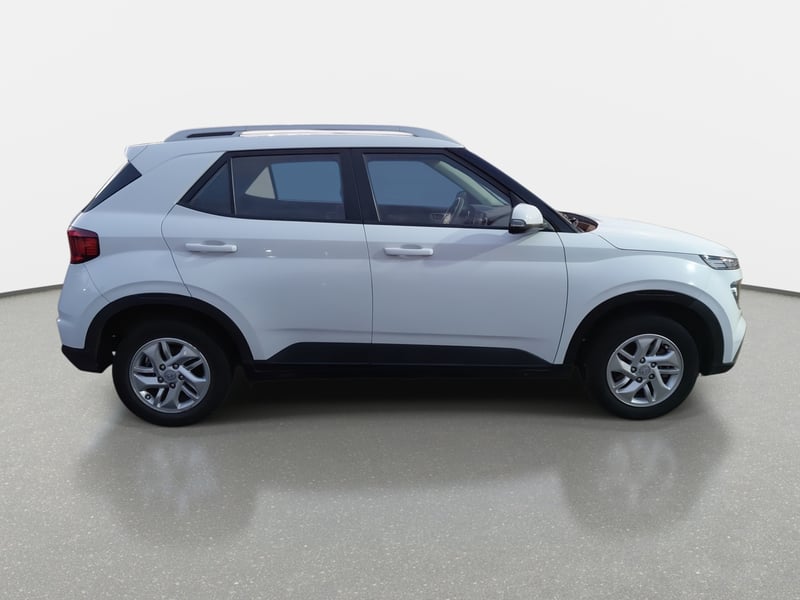 Hyundai Venue 1.6 Qx Plus 4x2 Mt 5p 2023 - Imagen 8 de 8