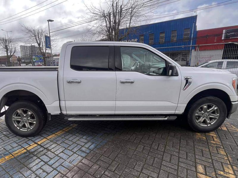 Ford F-150 5.0 Xlt Cc Dob. Cab. 4x4 At 4p 2024 - Imagen 3 de 5