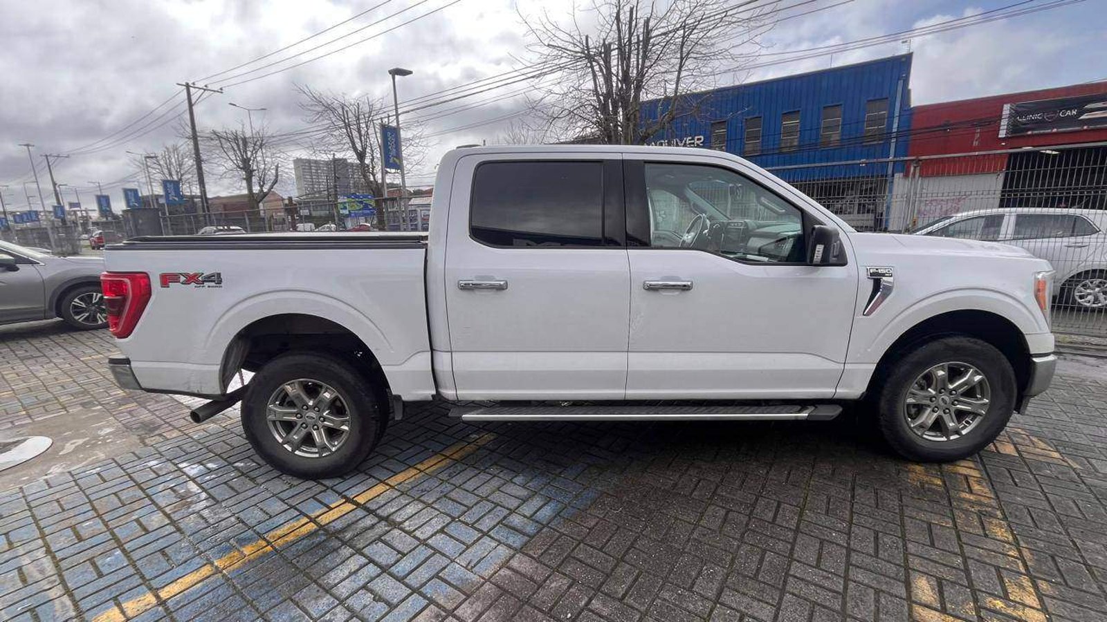 Ford F-150 5.0 Xlt Cc Dob. Cab. 4x4 At 4p 2024 - Imagen 3 de 5
