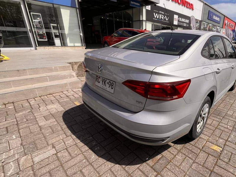 Volkswagen Virtus 1.6 Msi Trendline 4x2 Esc Mt 4p 2021 - Imagen 4 de 5
