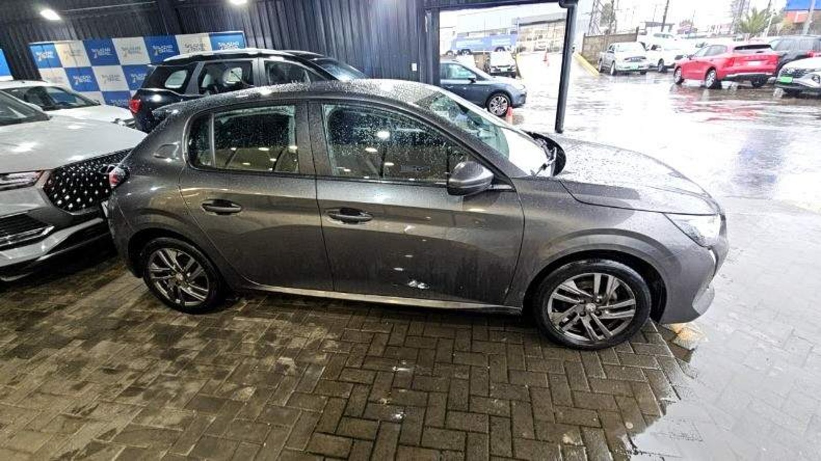Peugeot 208 1.2 Active Pack Puretech 4x2 75 Mt 5p 2021 - Imagen 3 de 5