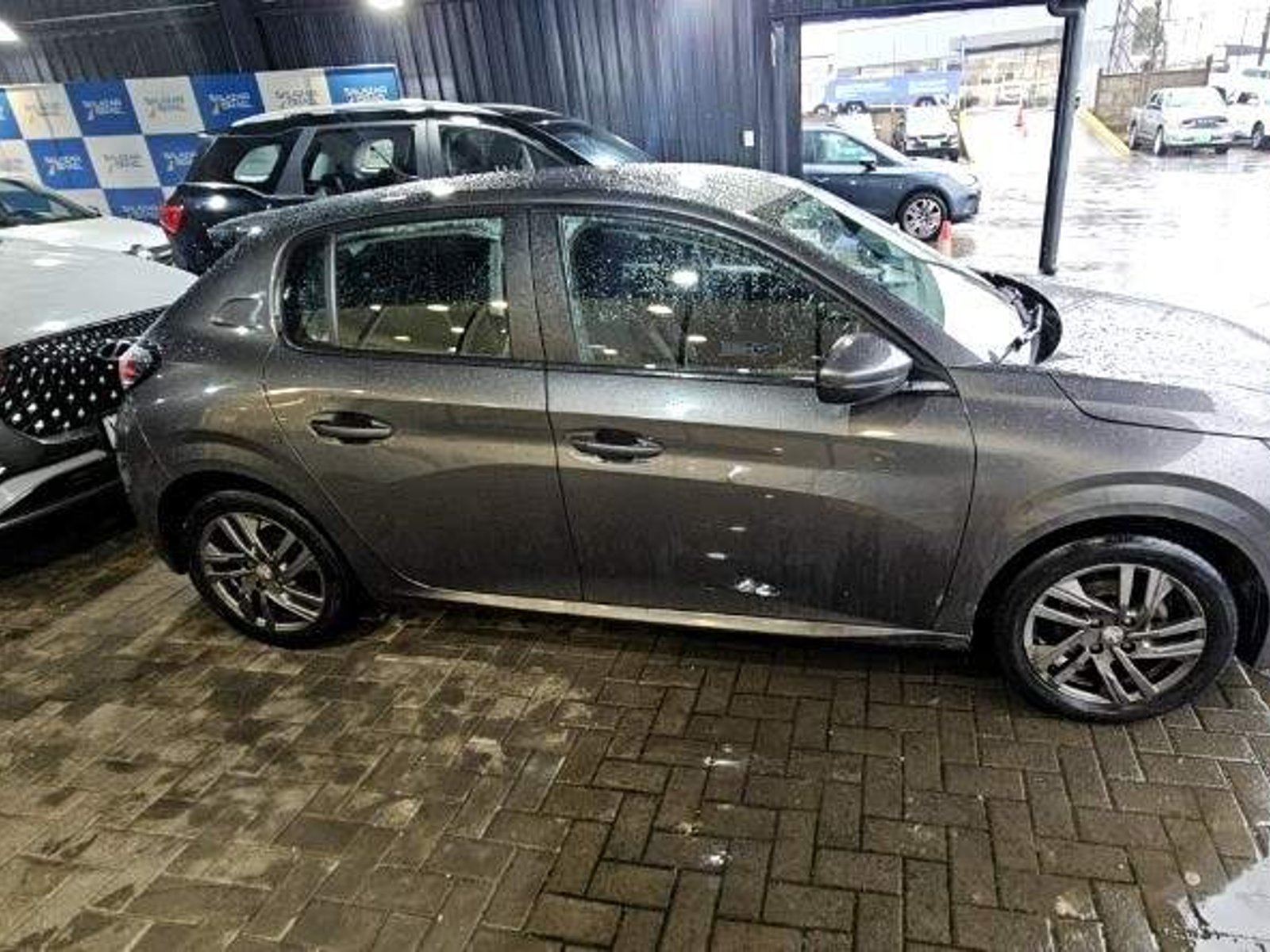 Peugeot 208 1.2 Active Pack Puretech 4x2 75 Mt 5p 2021 - Foto 3 de 5