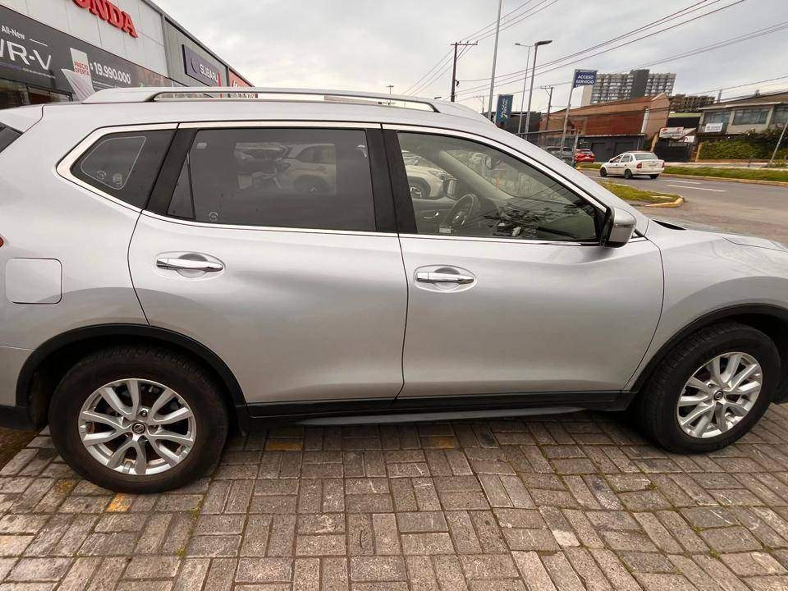 Nissan X-trail 2.5 Sense 4x4 2row Cvt At 5p 2019 - Foto 3 de 5