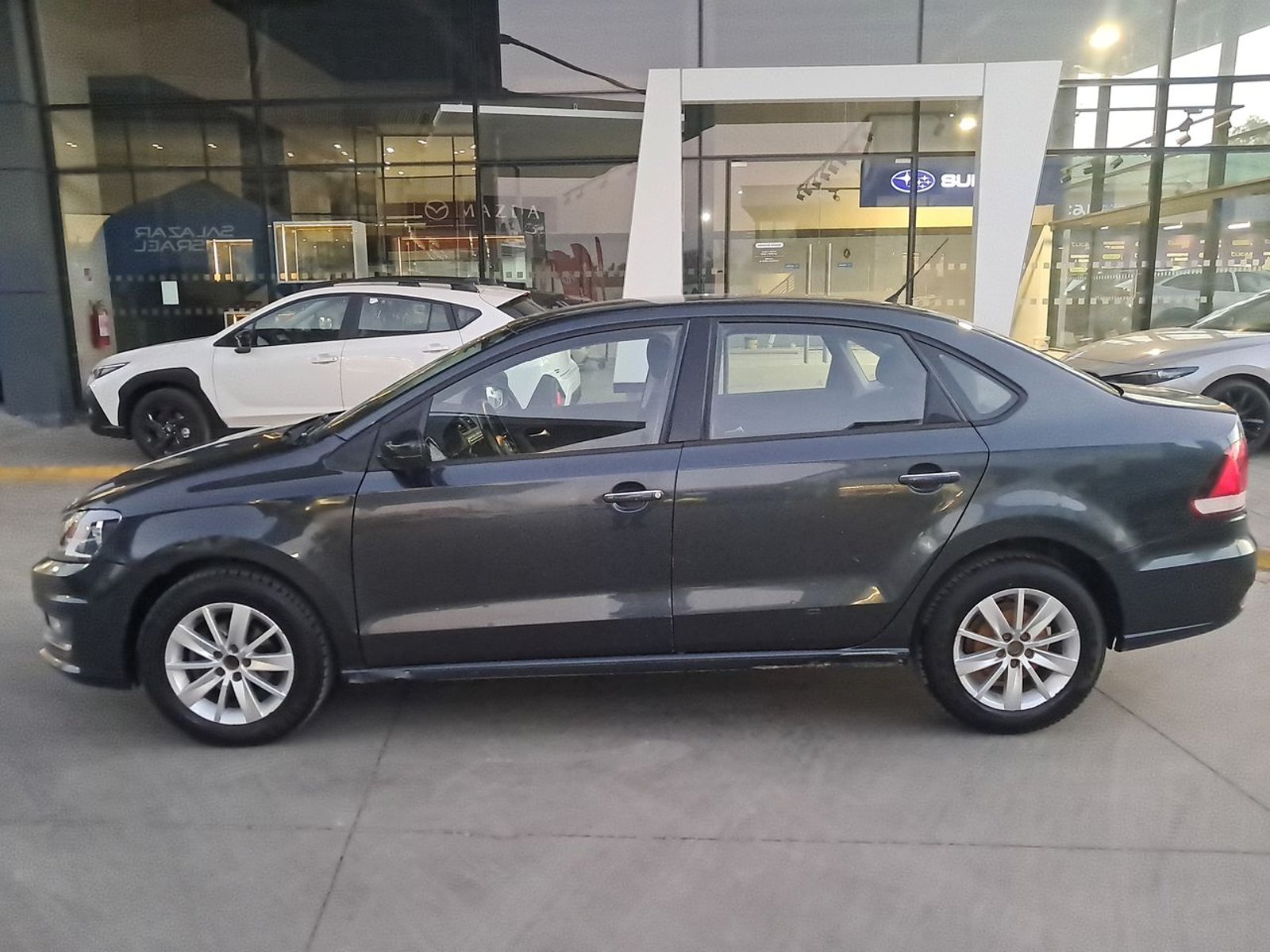 Volkswagen Polo 1.6 Nb Highline Mt5 4p 2018 - Foto 4 de 8