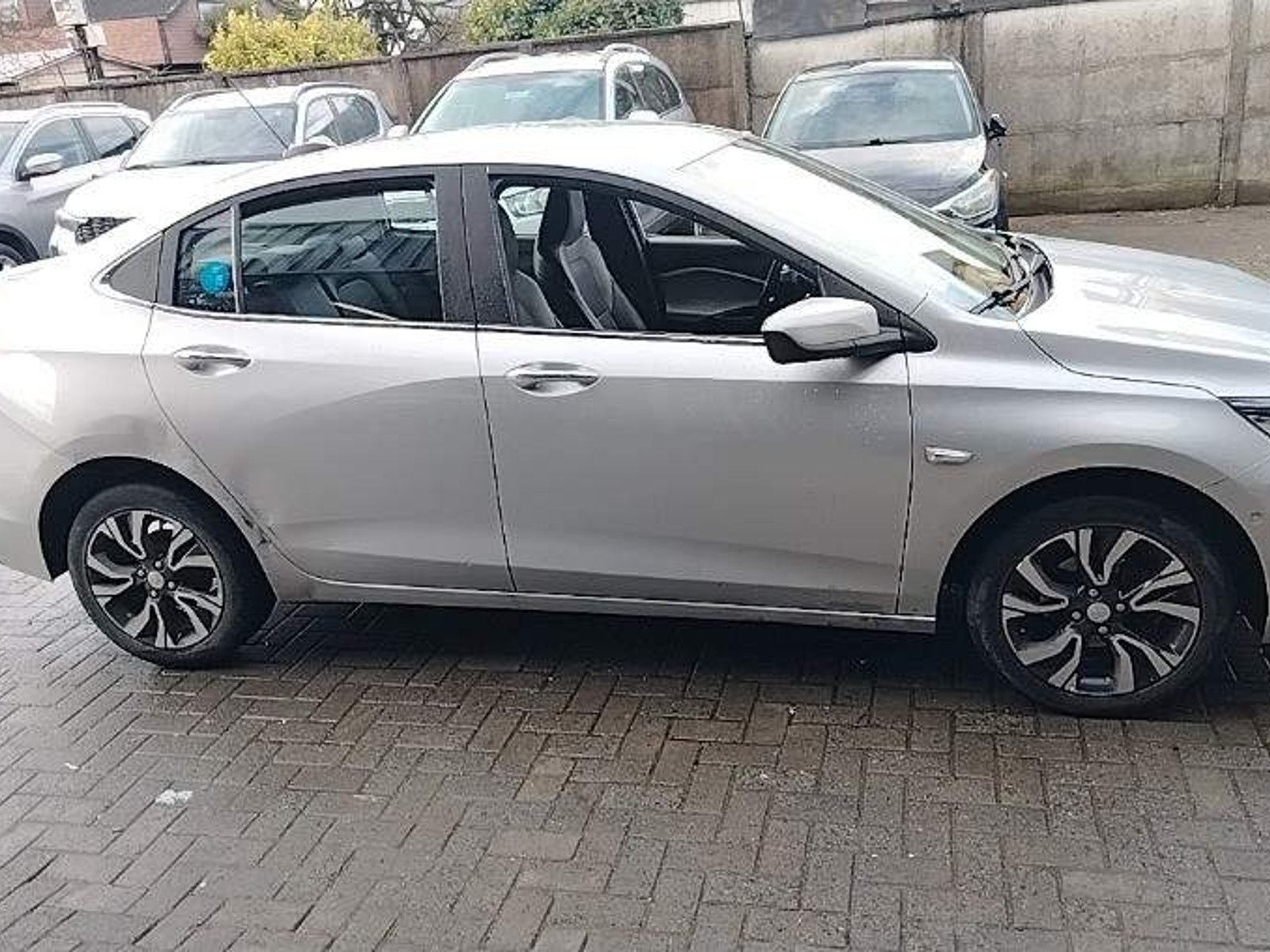 Chevrolet Onix 1.0t Premier 4x2 Sdn At 4p 2023 - Foto 2 de 4