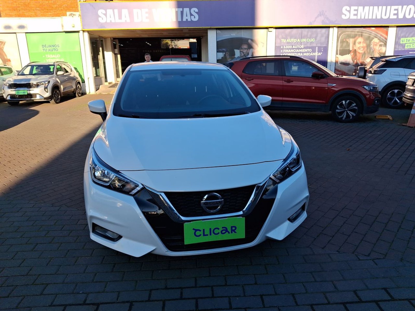 Nissan Versa 1.6 Exclusive 4x2 Cvt At 4p 2023 - Foto 2 de 8