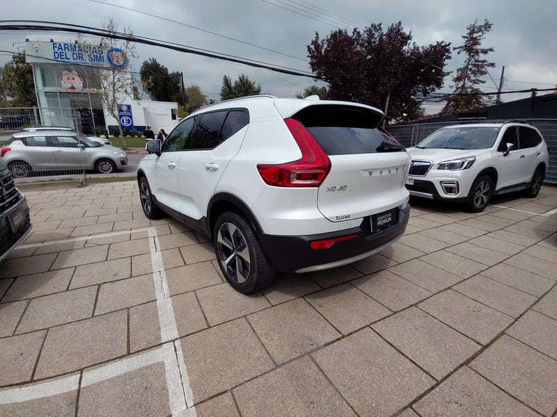 Volvo Xc40 2.0 B4 Plus Hibrido Fwd At 5p 2024 - Imagen 4 de 7
