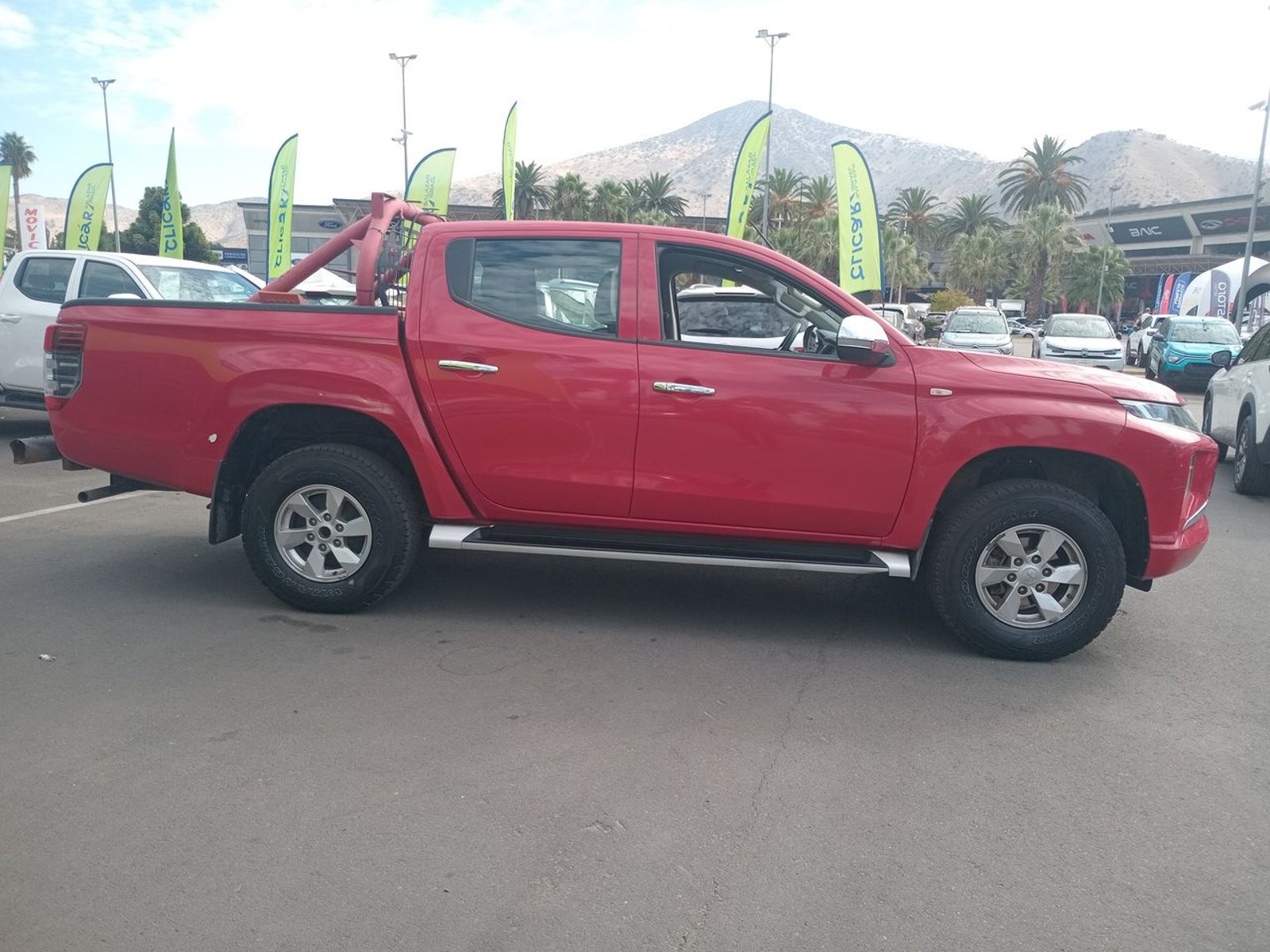 Mitsubishi L200 2.2 Katana Crt Diesel Dob. Cab. 4x4 Mt 4p 2024 - Imagen 8 de 8