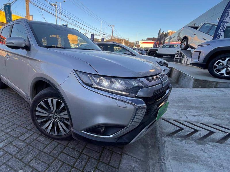 Mitsubishi Outlander 2.4 Glx 4x4 At 5p 2021
