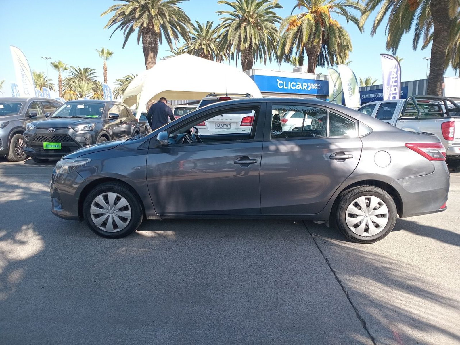 Toyota Yaris 1.5 Gli E 4x2 At 4p 2017 - Foto 4 de 8