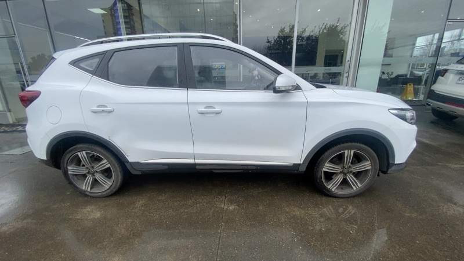 MG Mg Zs 1.5 Comfort 4x2 Mt 5p 2023 - Imagen 3 de 5