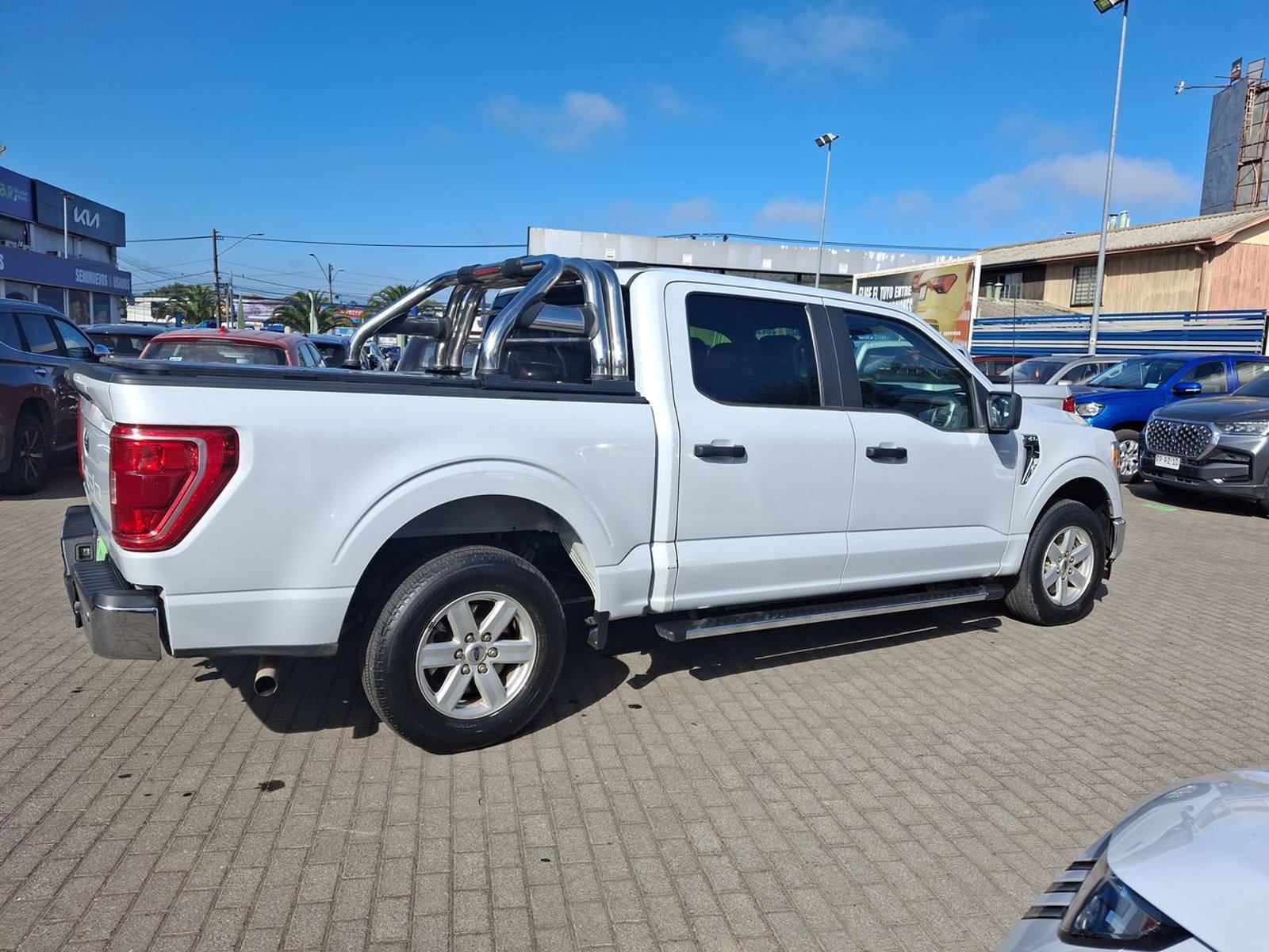 Ford F-150 3.3 Xlt Cc Dob. Cab. 4x2 At 4p 2022 - Imagen 7 de 8