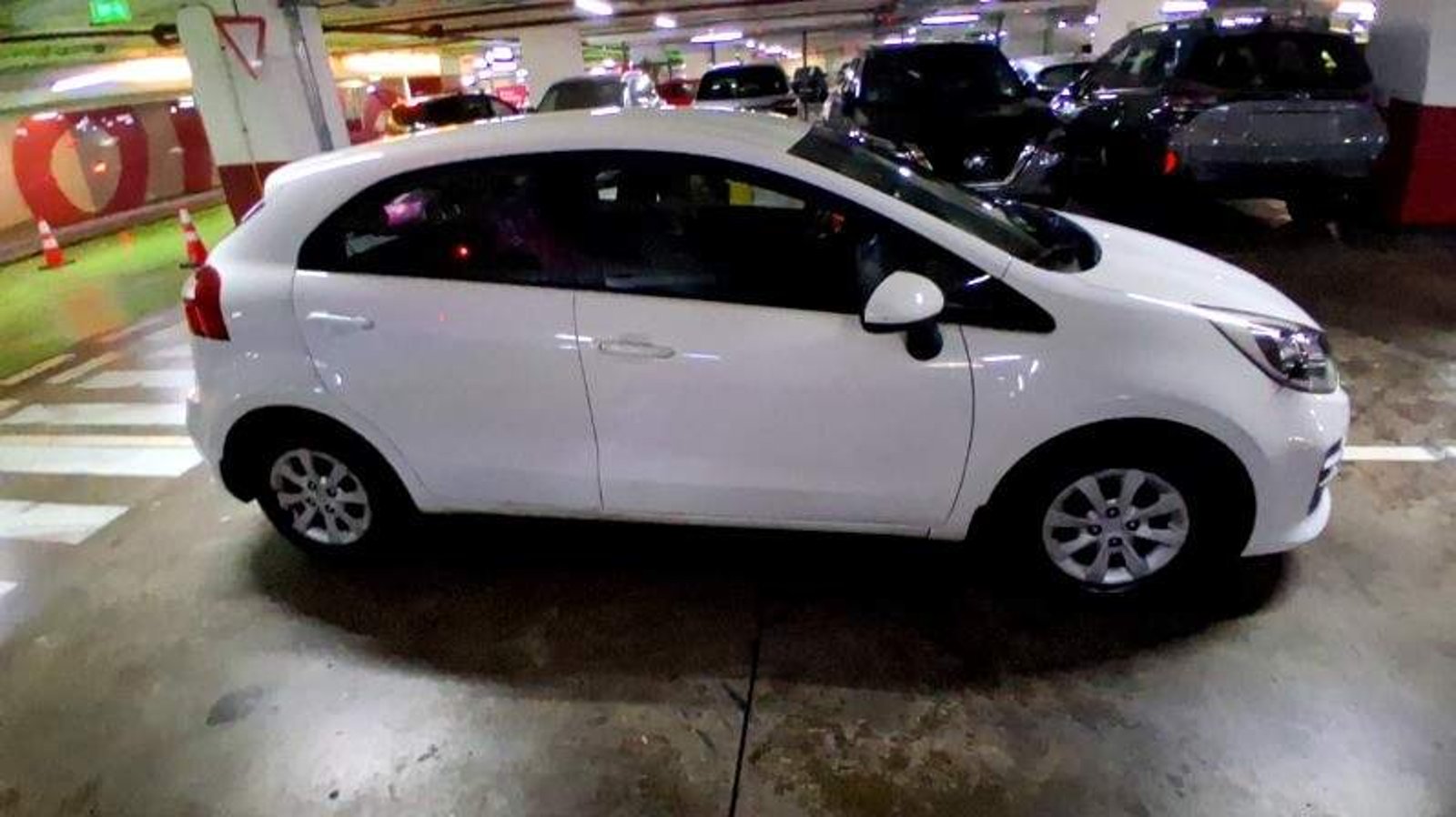 Kia Rio 5 1.4 Ex 4x2 Dab 6mt 5p 2016 - Foto 3 de 8