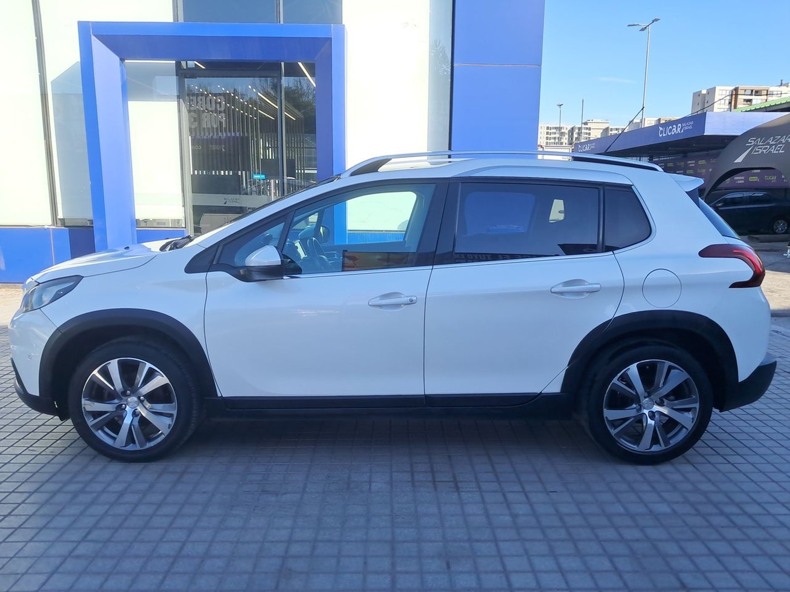 Peugeot 2008 1.2 Allure Pack Puretech 4x2 110hp Eat6 5p 2018 - Foto 4 de 8