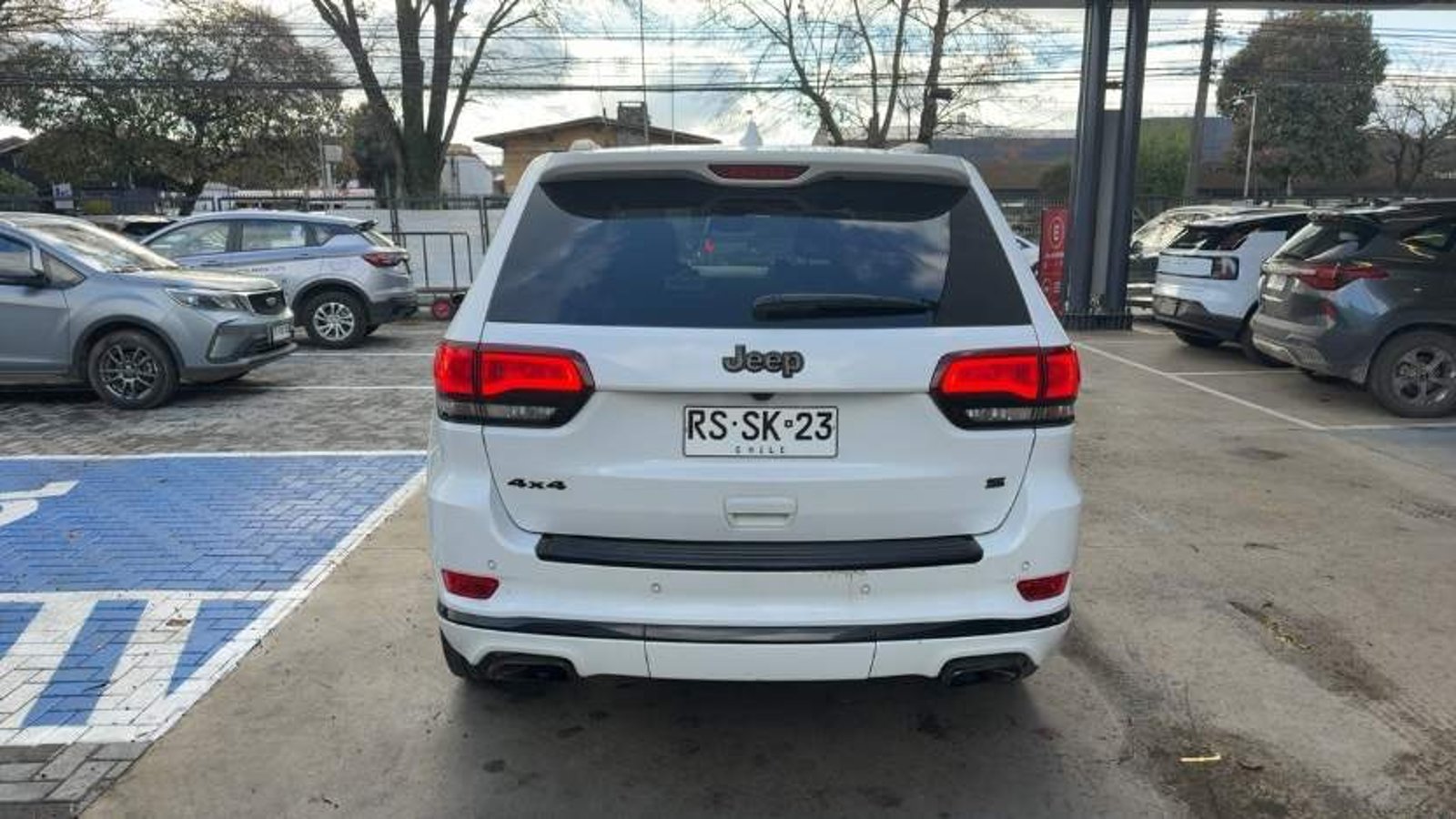 Jeep Grand Cherokee 3.6 Limited 4x4 At 5p 2022 - Foto 5 de 8