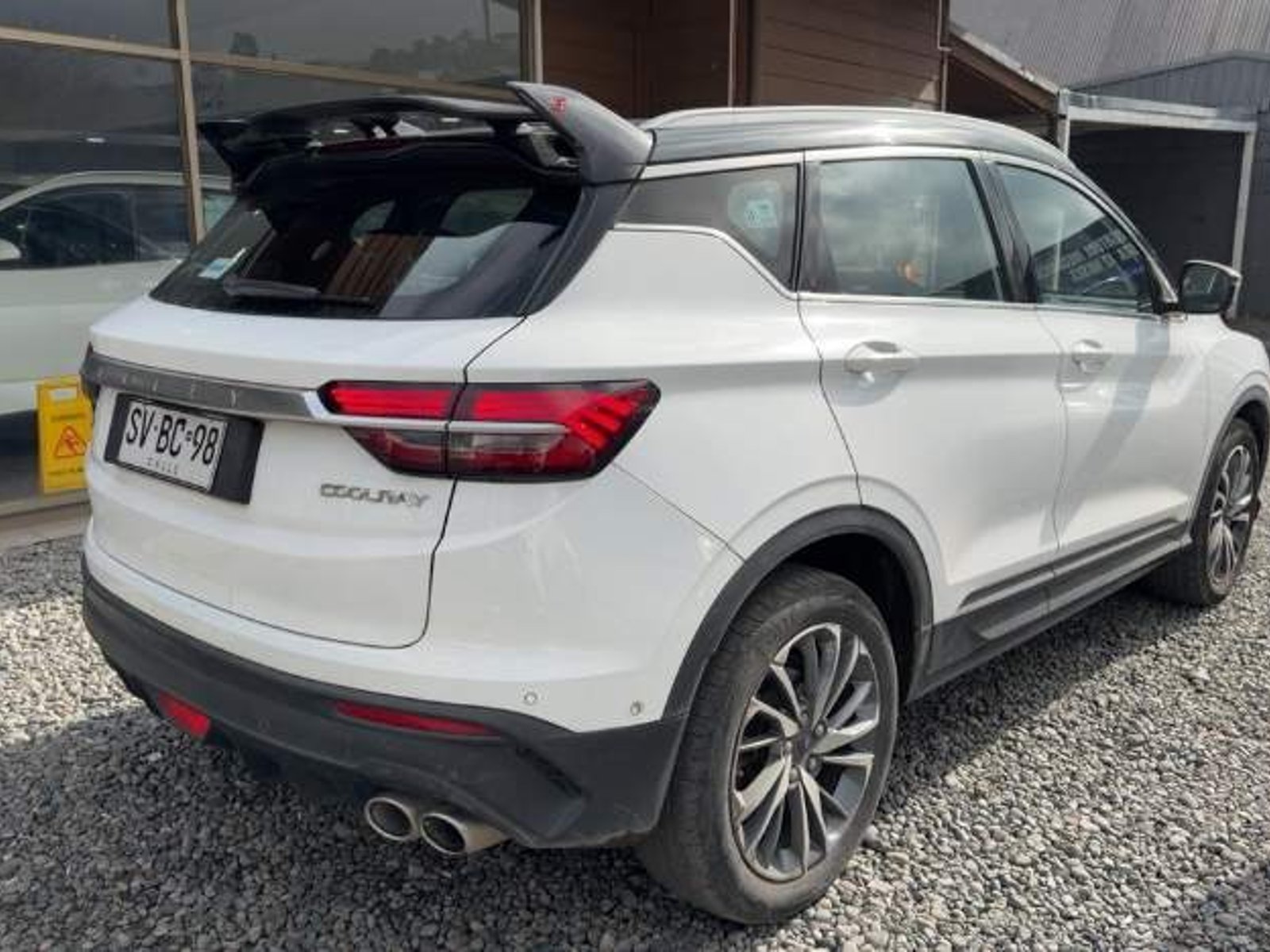 Geely Coolray 1.5 Gf Sport 4x2 At 5p 2023 - Foto 3 de 4
