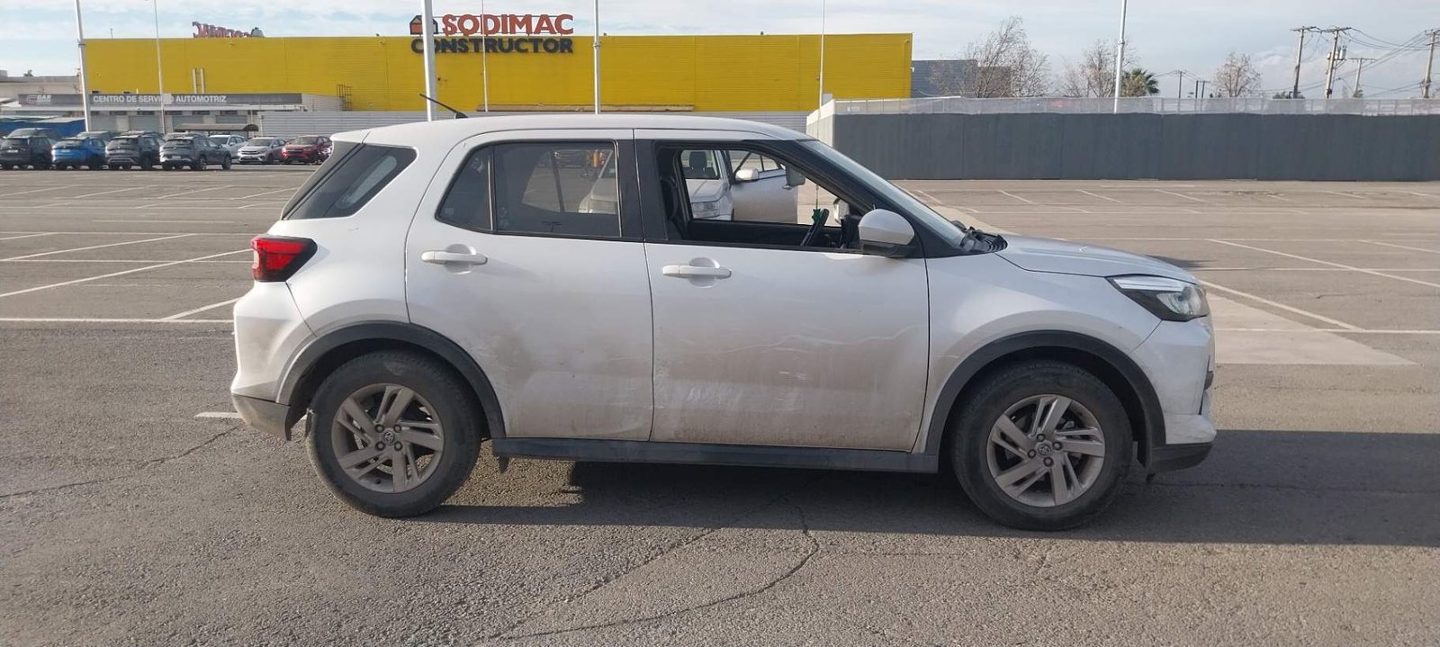 Toyota Raize 1.2 E 4x2 At 5p 2023 - Imagen 3 de 5