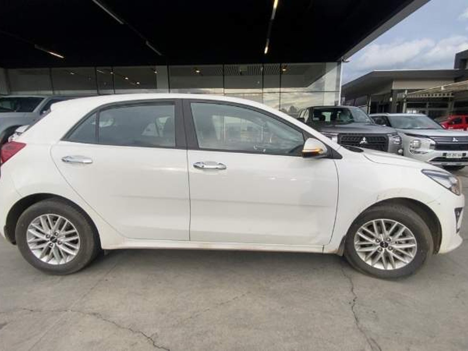 Kia Rio 5 1.4 Ex Full 4x2 Hb Ri 6mt 5p 2024 - Foto 2 de 4
