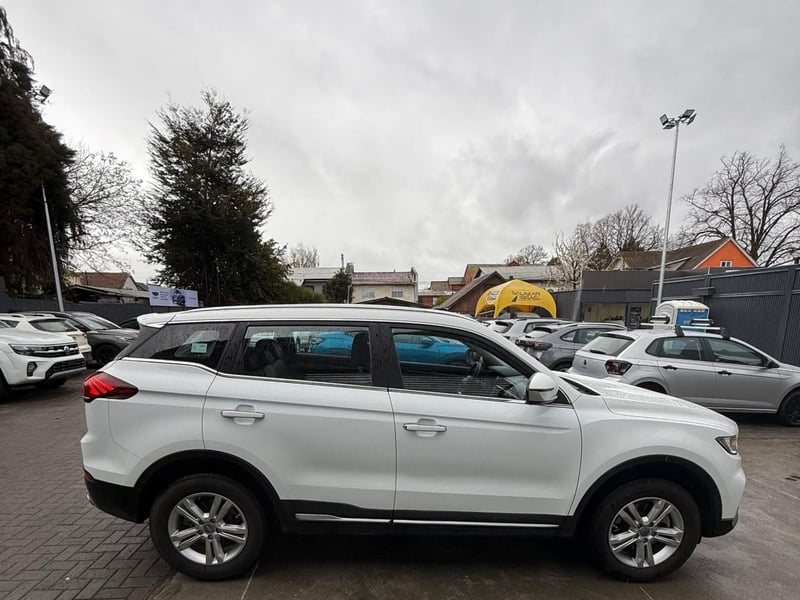 Geely Azkarra 1.5t Comfort 4x2 6at 5p 2023 - Imagen 3 de 5