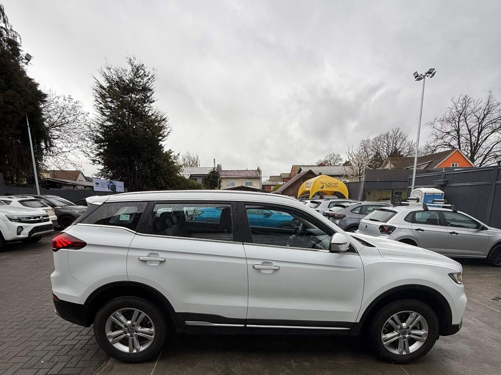 Geely Azkarra 1.5t Comfort 4x2 6at 5p 2023 - Foto 3 de 5