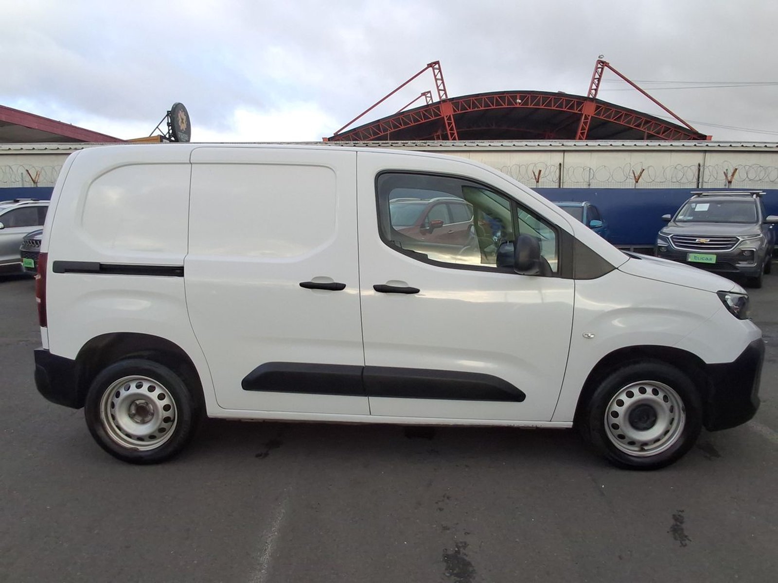 Peugeot Partner 1.5 L1 Hdi Diesel 100hp 4x2 Mt 5p 2025 - Imagen 8 de 8