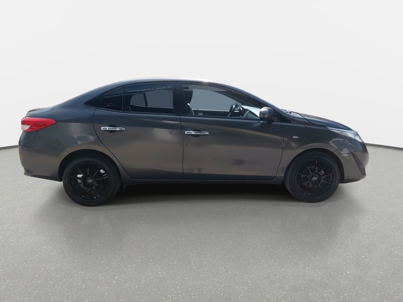 Toyota Yaris 1.5 Gli 4x2 E Mt 4p 2019 - Imagen 8 de 8