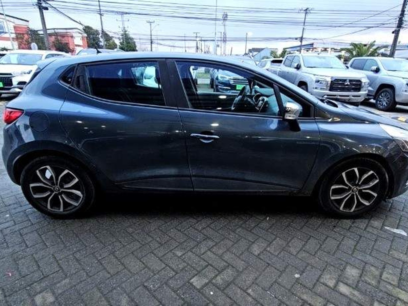Renault Clio 1.2 Expression 4x2 Hb Mt 5p 2020 - Foto 2 de 4
