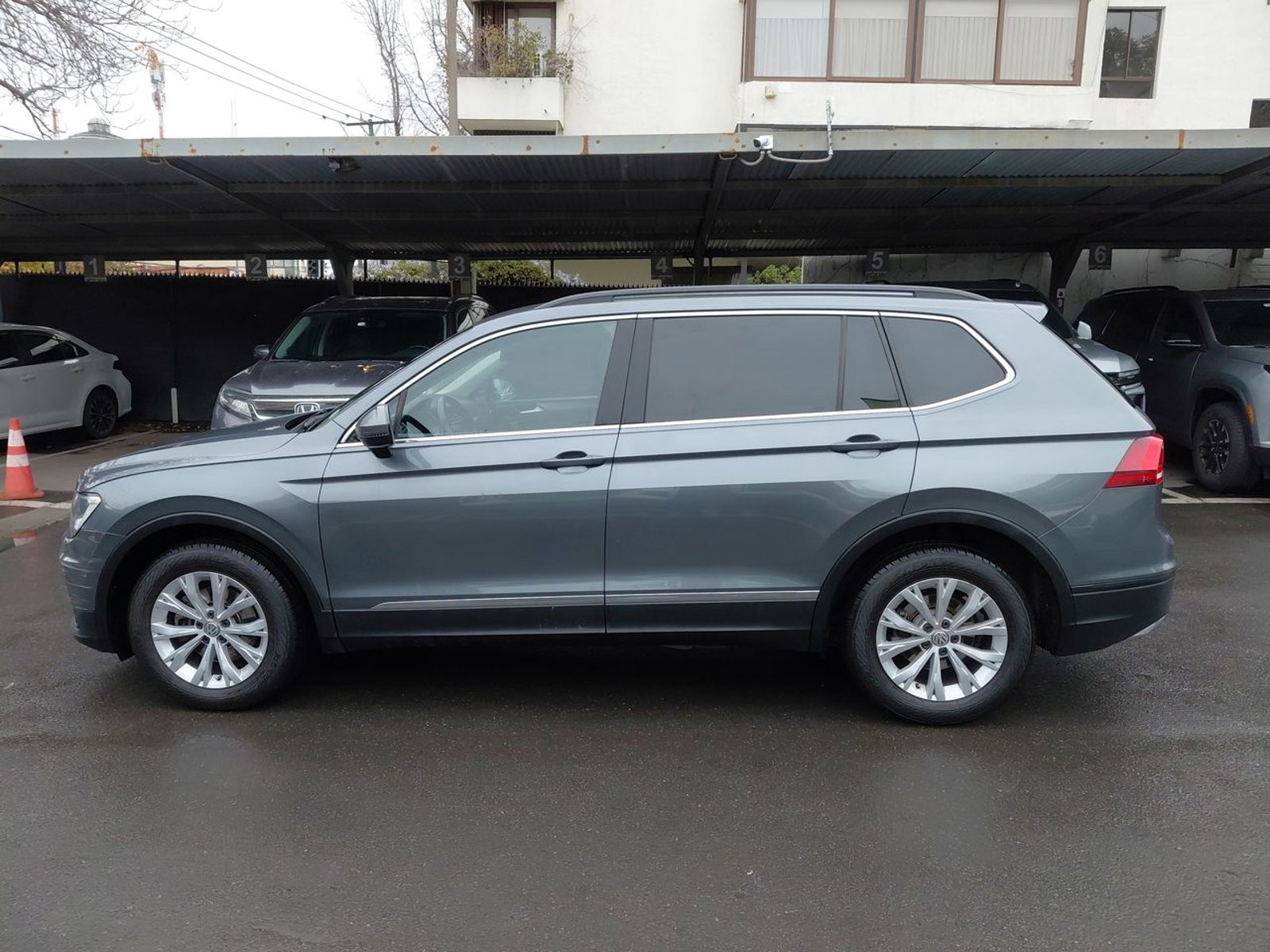Volkswagen Tiguan 1.4 Tsi Plus 4x2 Cl Mx 150hp At 5p 2018 - Imagen 4 de 8