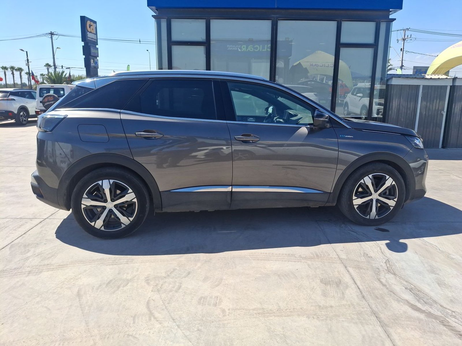 Peugeot 3008 1.6 Gt Hybrid4 300 4x4 Eat8 5p 2023 - Imagen 8 de 8