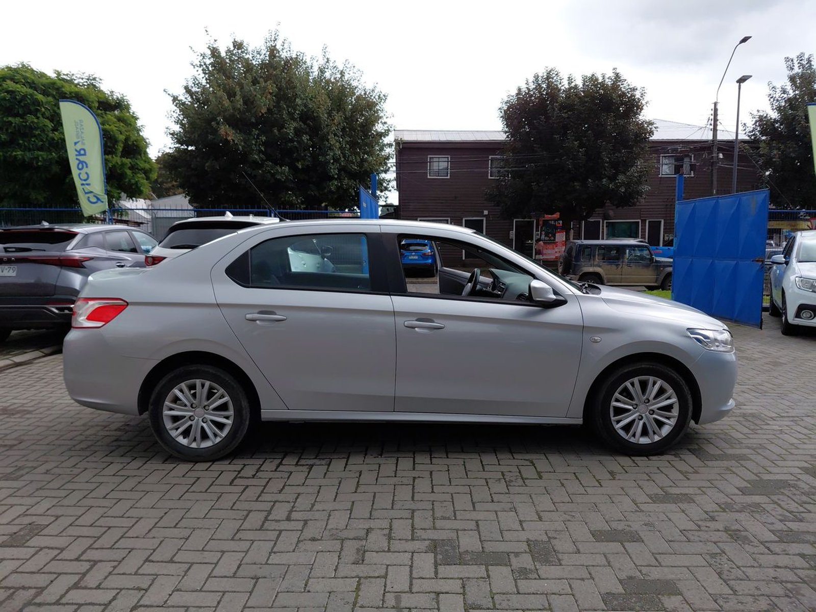 Peugeot 301 1.6 Active Pack Vti 4x2 115hp Eat6 At 4p 2017 - Imagen 8 de 8