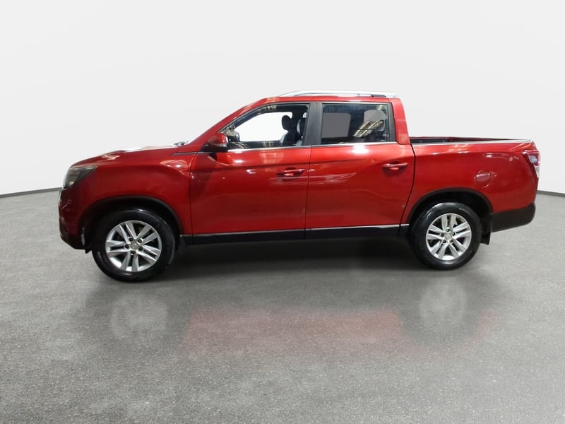 SsangYong Musso 2.2 Glx Td Diesel 4wd Mt 4p 2021 - Imagen 4 de 8