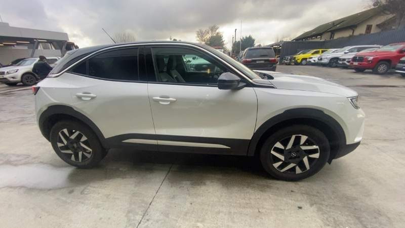 Opel Mokka 1.2t Elegance 4x2 Mt6 5p 2022 - Imagen 3 de 5