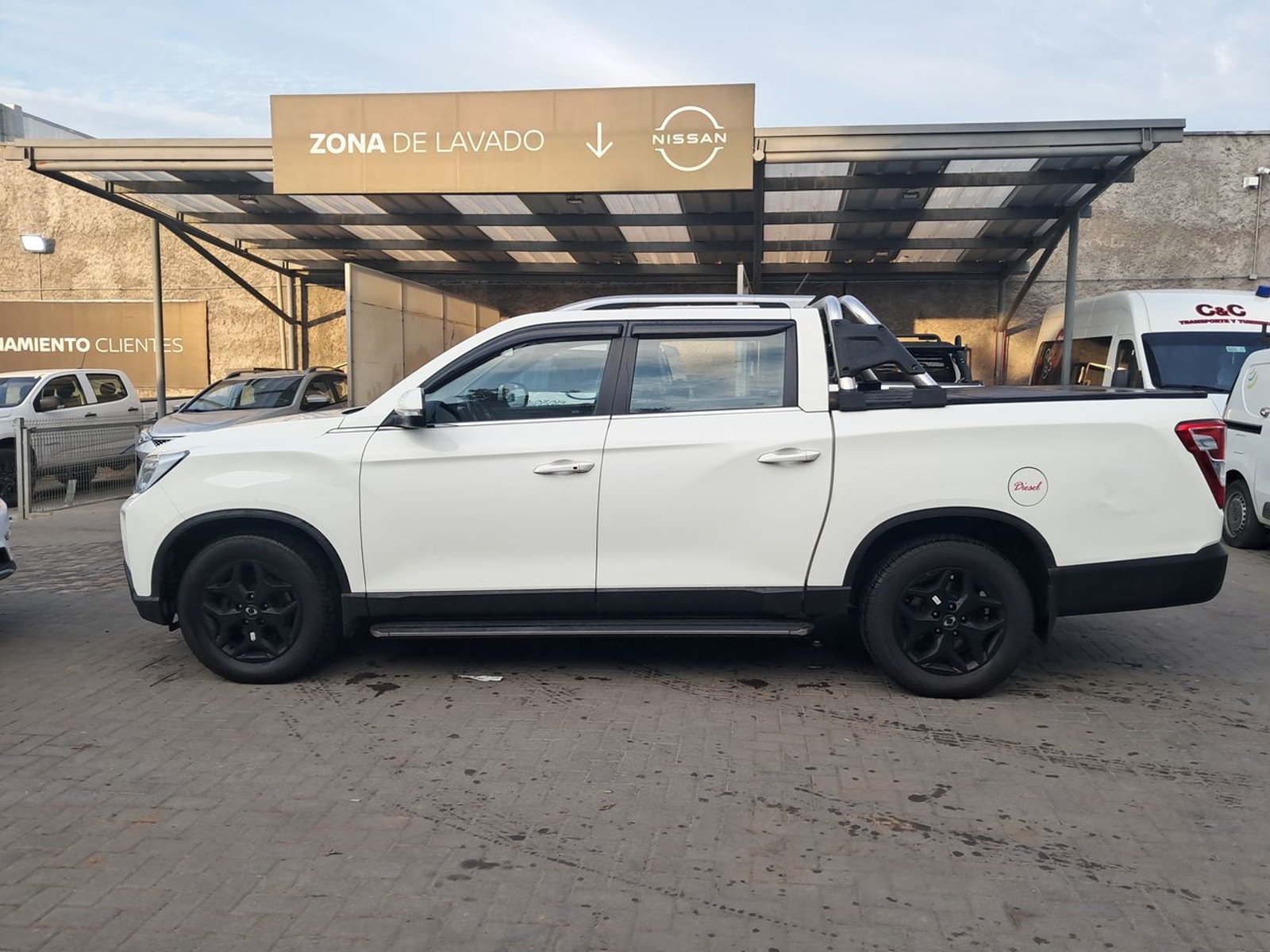 SsangYong Musso 2.2 Grand Limited Plus Td Diesel 4wd At6 4p 2023 - Foto 4 de 8
