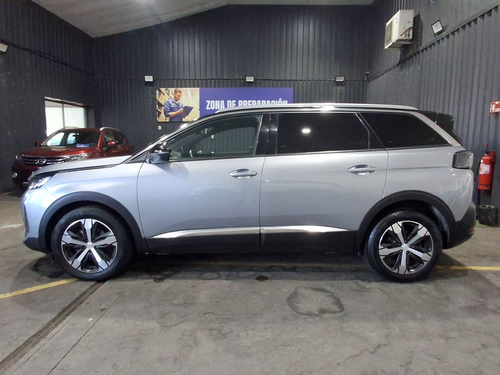 Peugeot 5008 1.5 Allure Pack Bluehdi 130 4x2 Eat8 5p 2024 - Foto 4 de 8