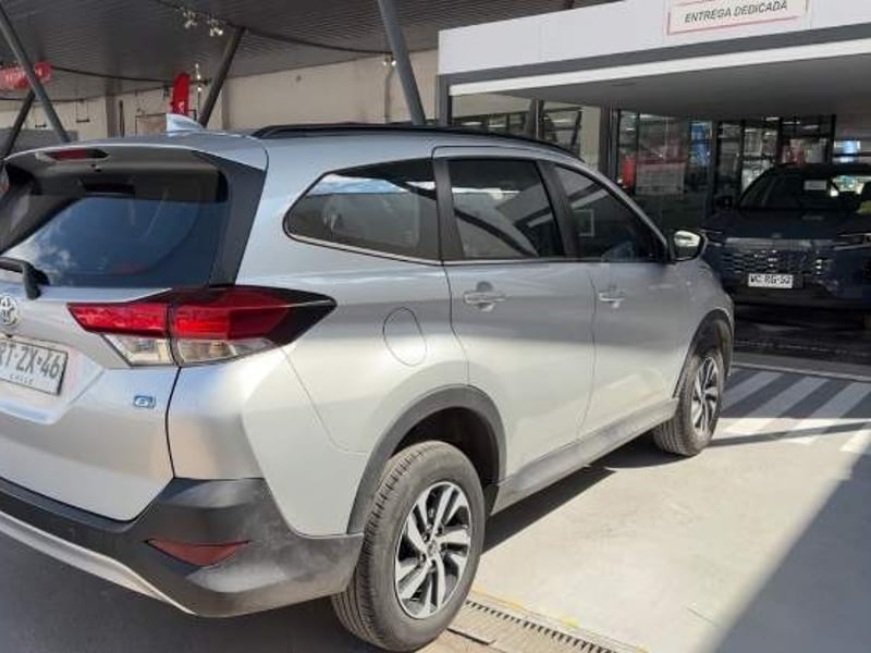 Toyota Rush 1.5 Xli 4x2 At 5p 2022 - Imagen 4 de 5