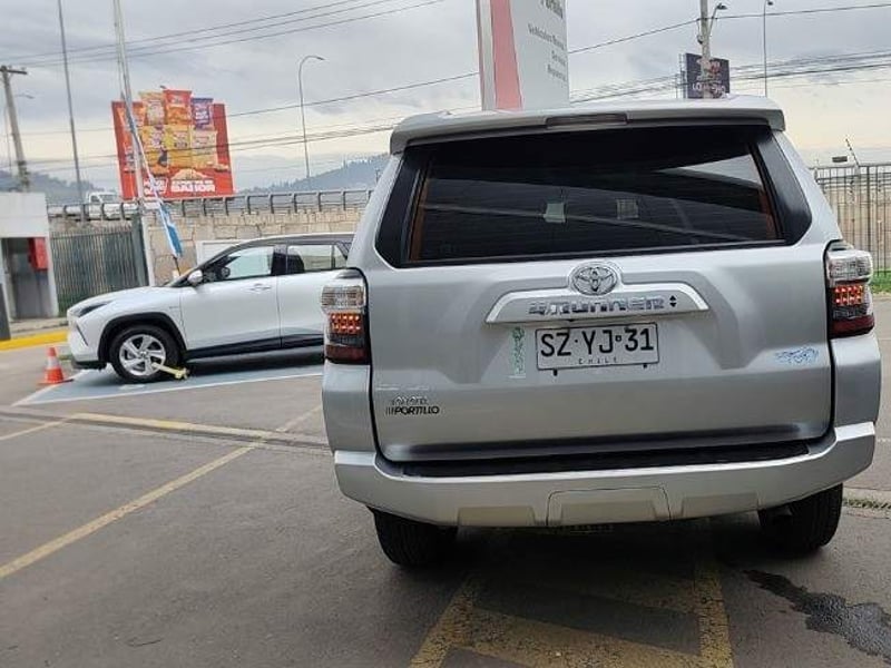 Toyota 4runner 4.0 Sr5 Connected Euro V 4x4 At 5p 2023 - Imagen 5 de 5