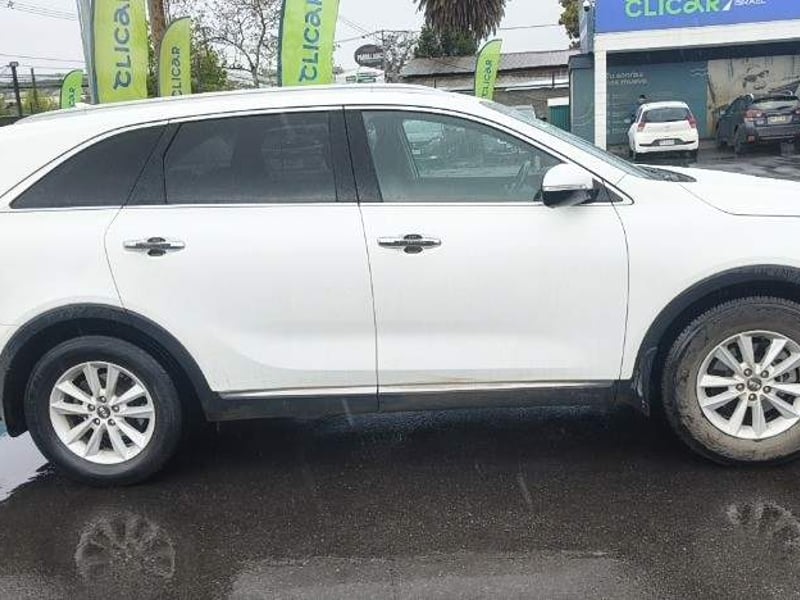 Kia Sorento 2.4 Ex 2wd Mt 5p 2019 - Imagen 3 de 5