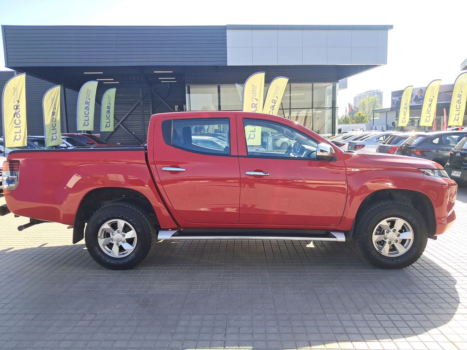 Mitsubishi L200 2.2 Katana Crt Diesel Dob. Cab. 4x4 Mt 4p 2024 - Imagen 8 de 8