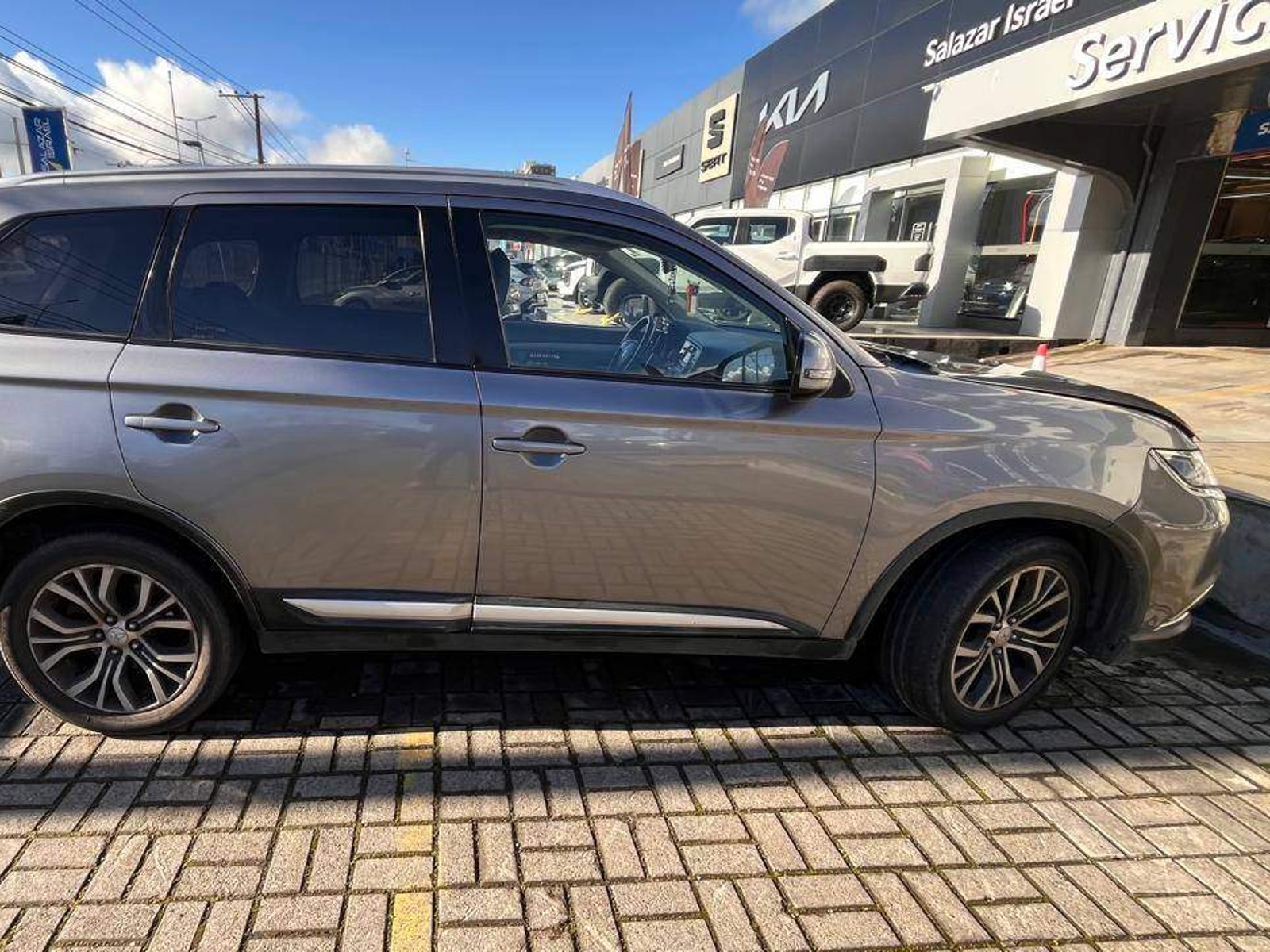 Mitsubishi Outlander 2.4 Glx 4x4 At 5p 2018 - Foto 3 de 5