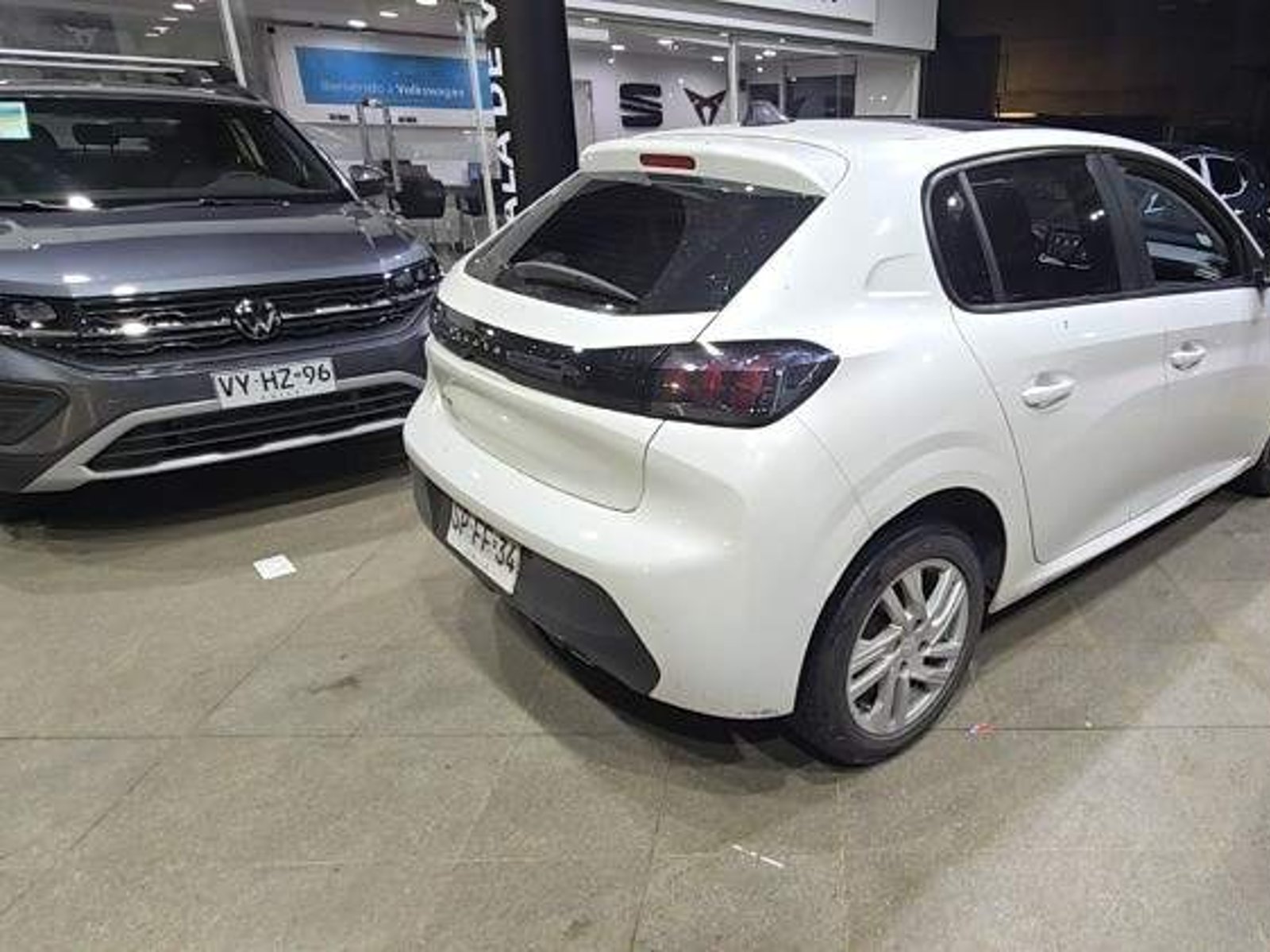 Peugeot 208 1.2 Puretech Active Pack 75 4x2 Mt 5p 2023 - Foto 4 de 5