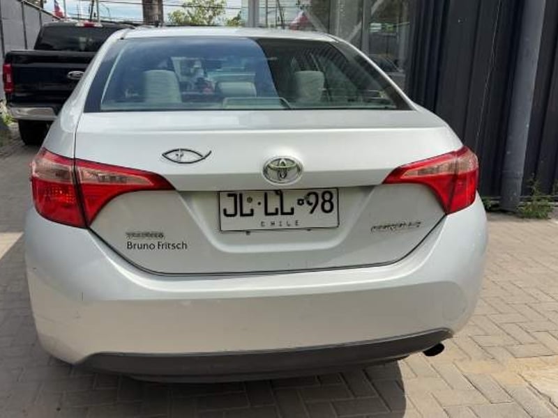 Toyota Corolla 1.8 Gl 4x2 Mt 4p 2017 - Imagen 5 de 5
