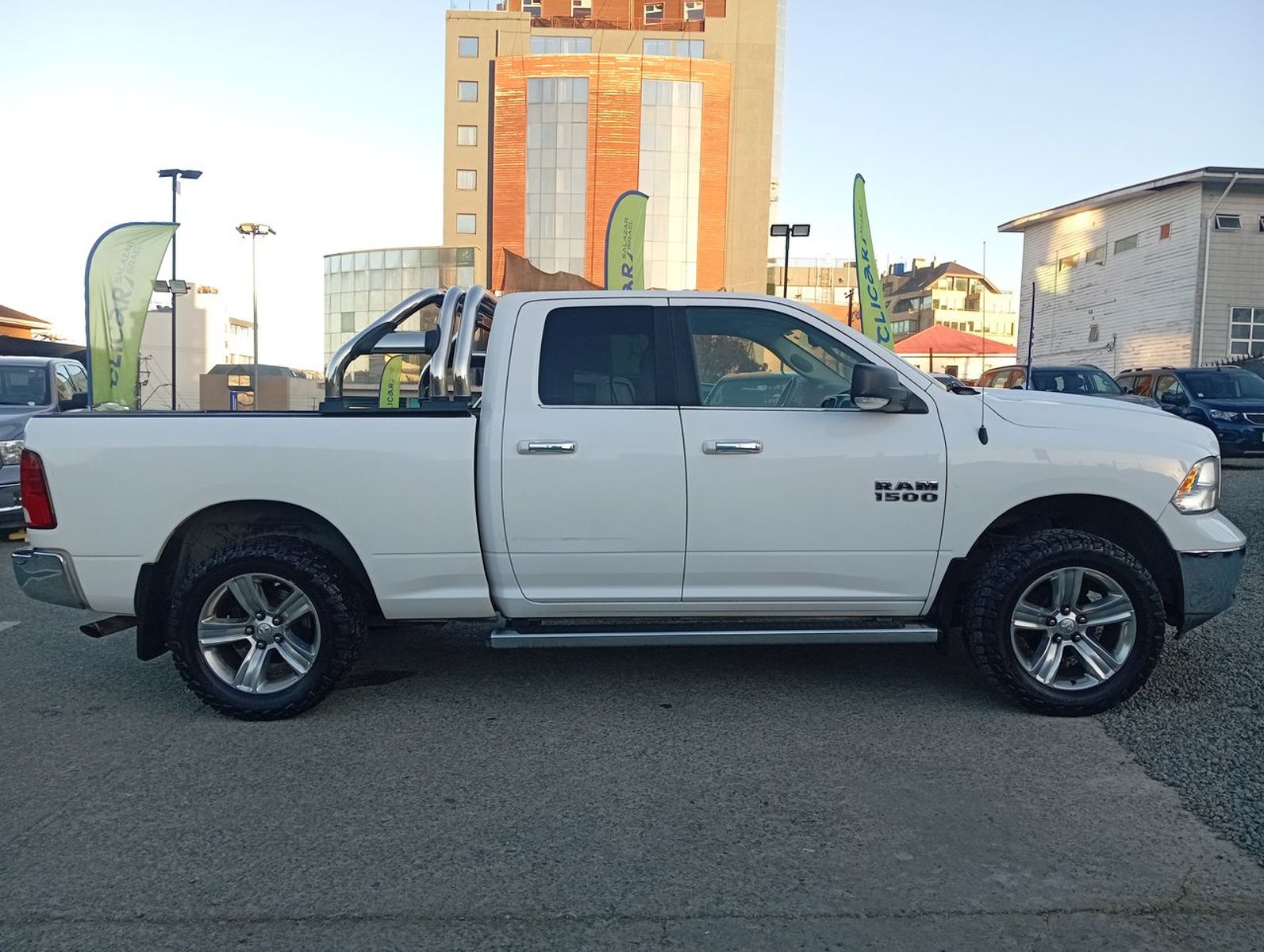 RAM 1500 3.6 Slt 4x4 Quad Cab Dob. Cab. At 4p 2019 - Imagen 8 de 8