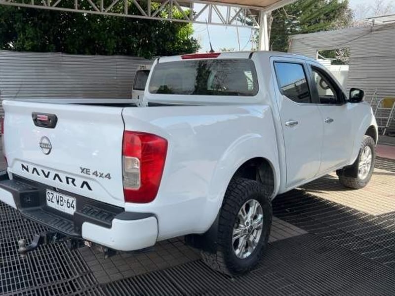 Nissan Navara 2.3d Xe Diesel 4x4 Dob.cab. At 4p 2023 - Imagen 4 de 5